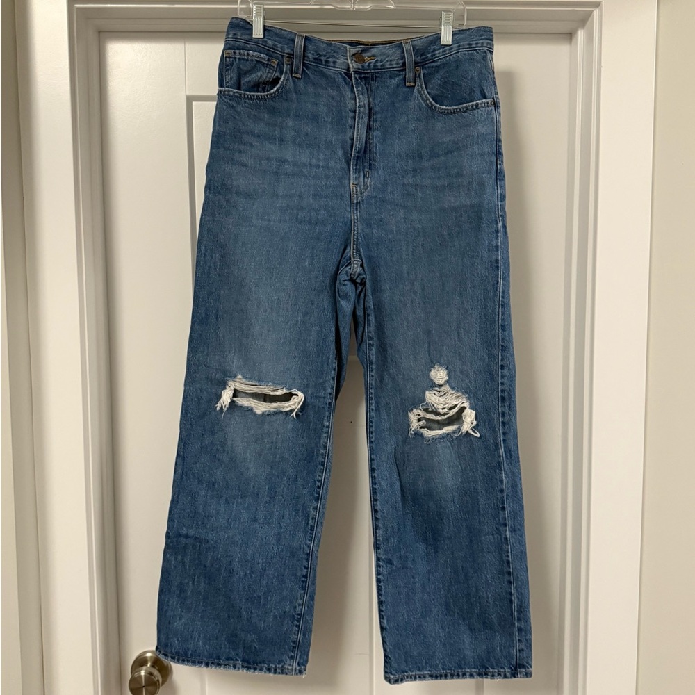 Levi’s High Waisted Straight Jean - 31